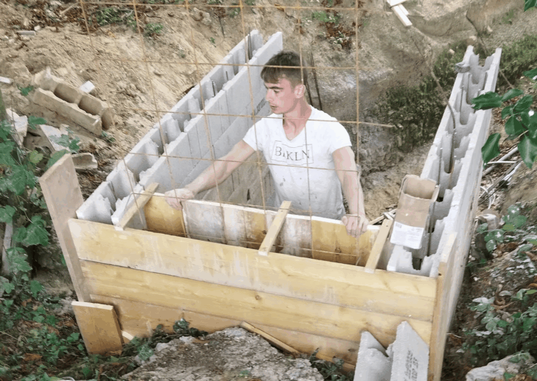 Coffrage de l'écluse en béton