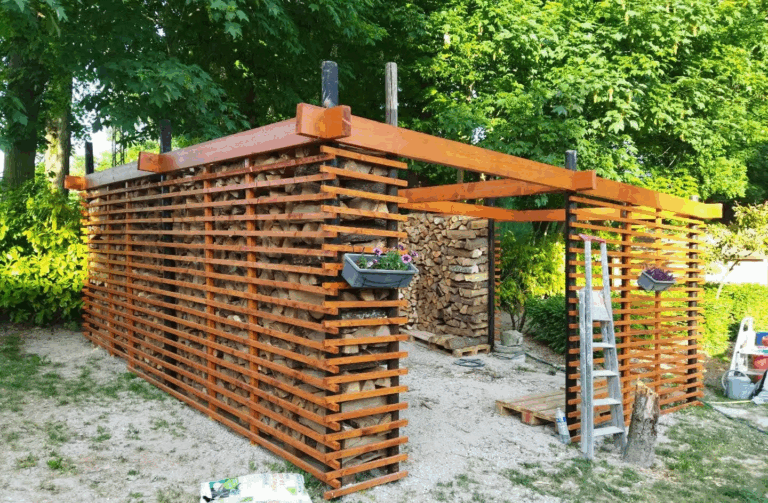 Rénovation d'un abri à bois par crea'vert 51 à Epernay
