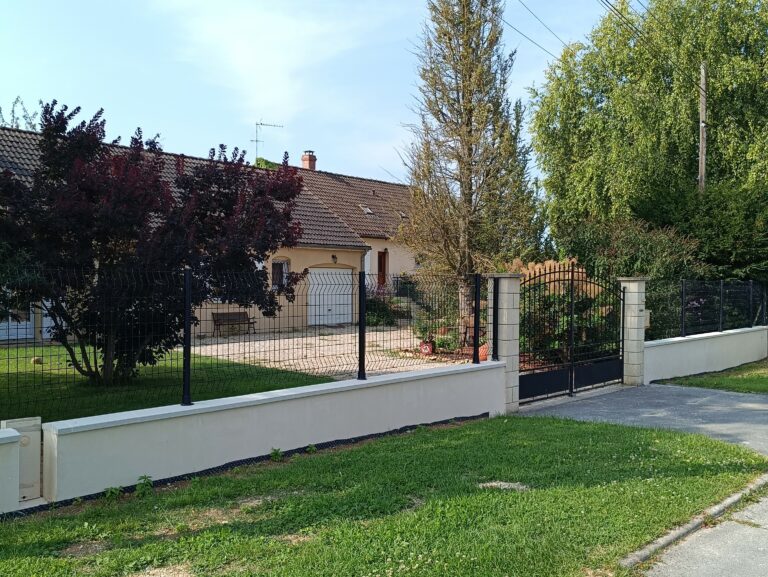 Création d'un muret et d'une clôture par creavert51