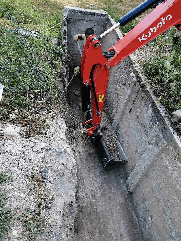 Rénovation d'une ecluse entre deux étang